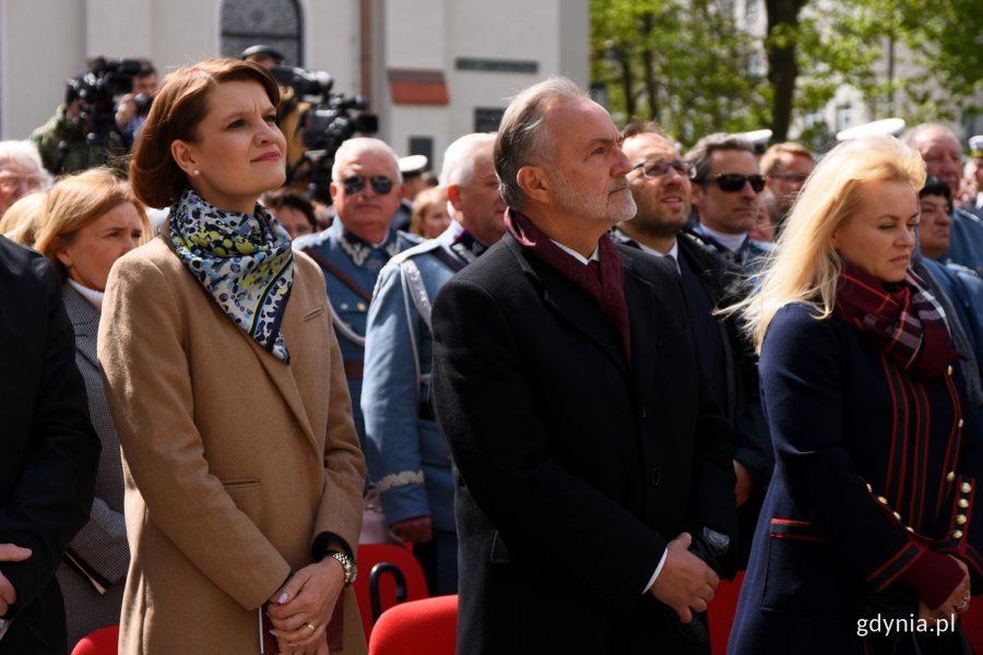 Uroczystość podniesienia świątyni do godności bazyliki mniejszej. Na zdjęciu prezydent Gdyni Wojciech Szczurek i Katarzyna Gruszecka-Spychała, wiceprezydent Gdyni / fot. Paweł Kukla