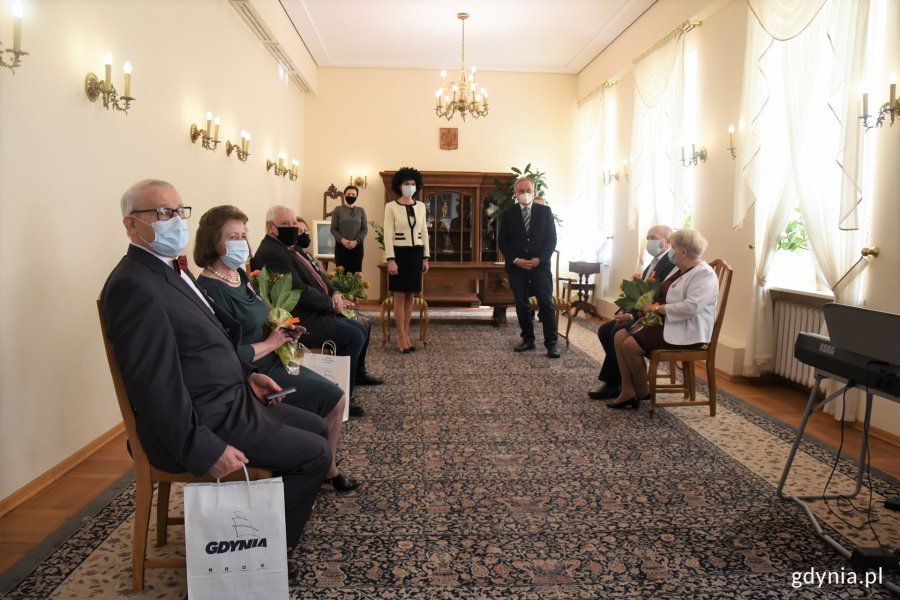 Medale za Długoletnie Pożycie Małżeńskie wręczył Wojciech Szczurek, prezydent Gdyni // fot. Michał Kozłowski