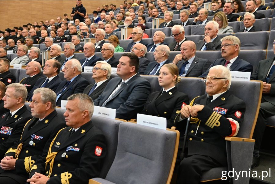 Na zdjęciu m.in.: Łukasz Kobus, sekretarz miasta (fot. Magdalena Starnawska)