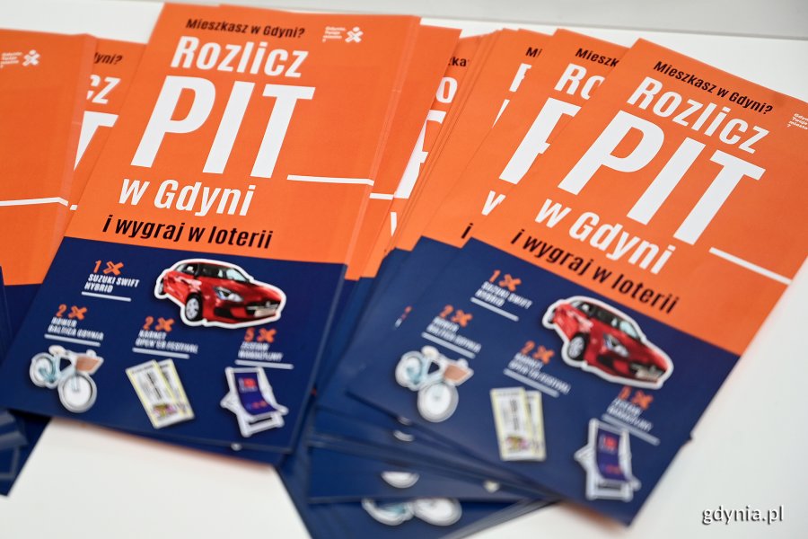Ulotki loterii „Rozlicz PIT w Gdyni”  // fot. Michał Puszczewicz