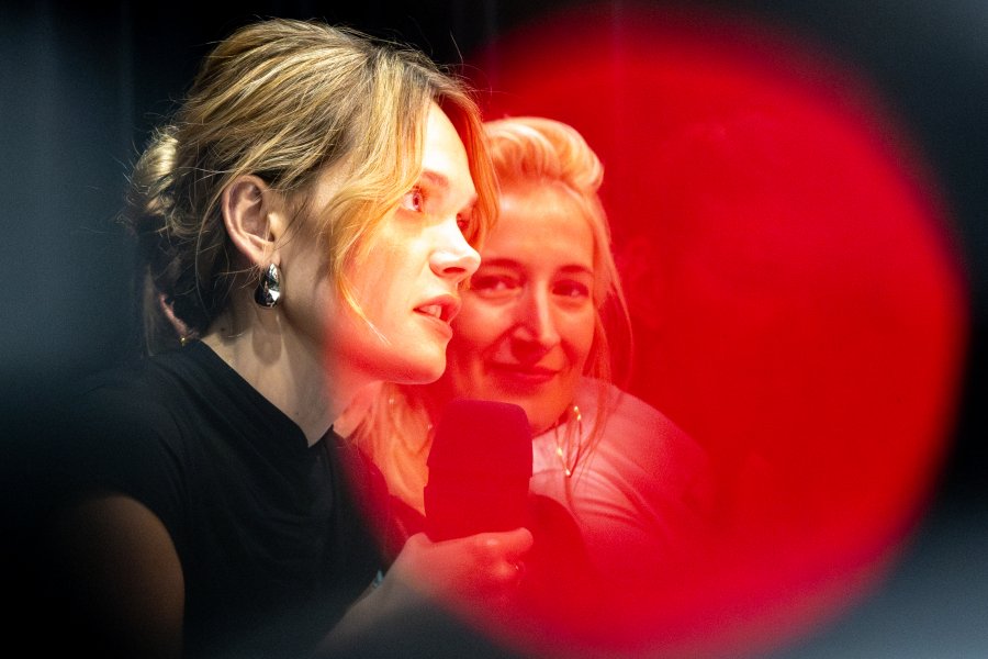 Aktorka Sandra Drzymalska podczas konferencji prasowej filmu „Simona Kossak” 