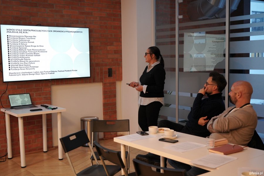 Członkowie Gdyńskiej Rady Kultury na posiedzeniu 16 lutego w Konsulacie Kultury