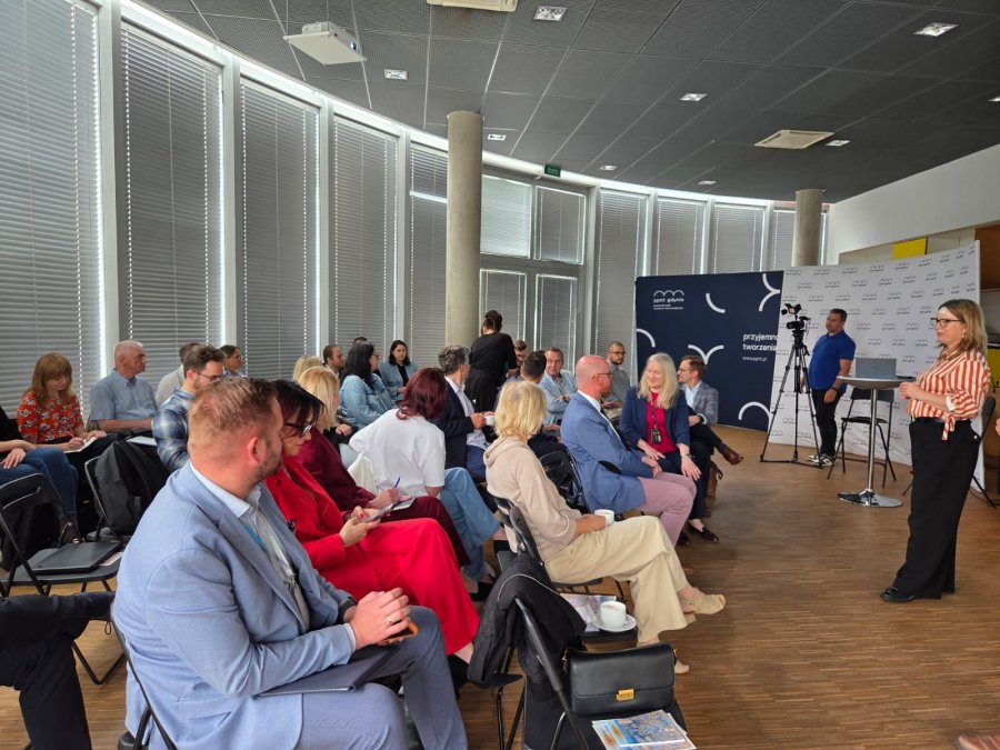 Spotkanie Zespołu ds. Proinnowacyjnych Kompetencji i Rozwoju Talent&oacute;w w ramach komisji Gospodarczej OMGGS poprowadziła pomysłodawczyni i liderka projektu wiceprezydentka Gdyni Oktawia Gorzeńska