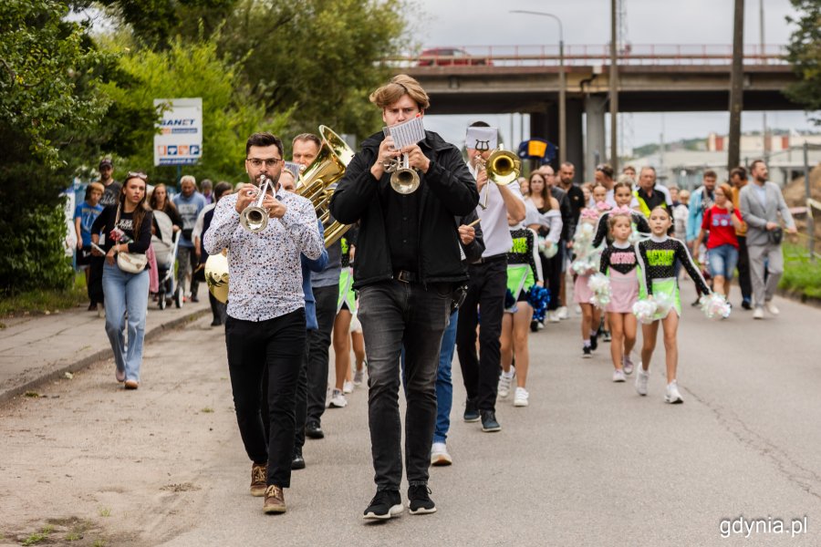 Radosny przemarsz do parku Kilońskiego (fot. Karol Stańczak)