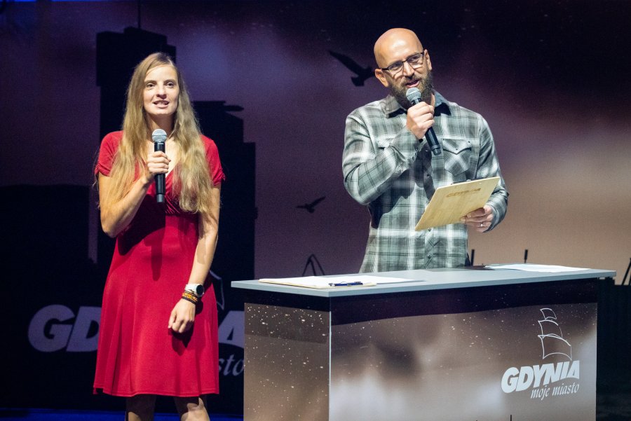 Prowadzący galę Kolosów Kamila Kielar i Dawid Andres. Fot. Anna Rezulak