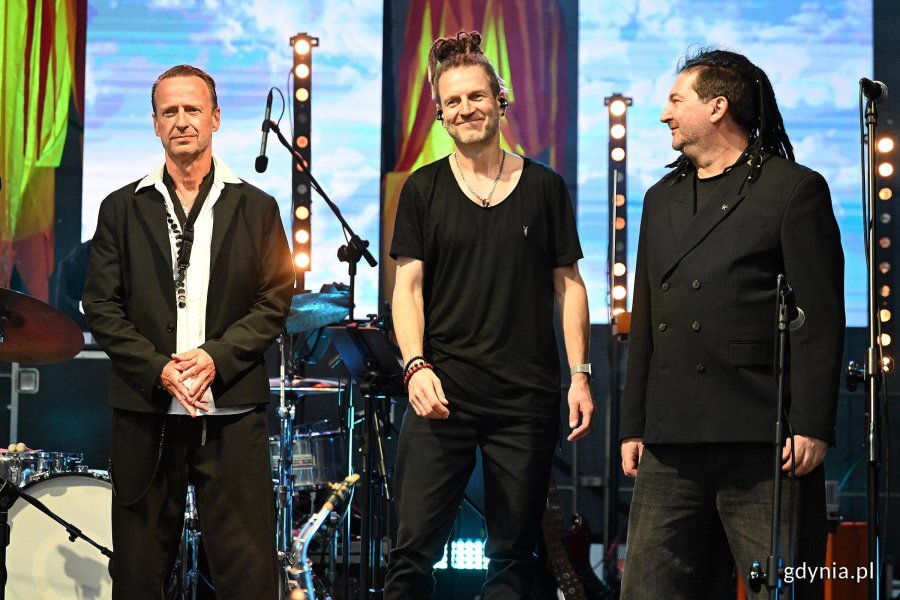 Od lewej: Mateo Pospieszalski, Paweł Dobrowolski i Karim Martusewicz podczas koncertu &bdquo;Cztery żywioły&rdquo; 