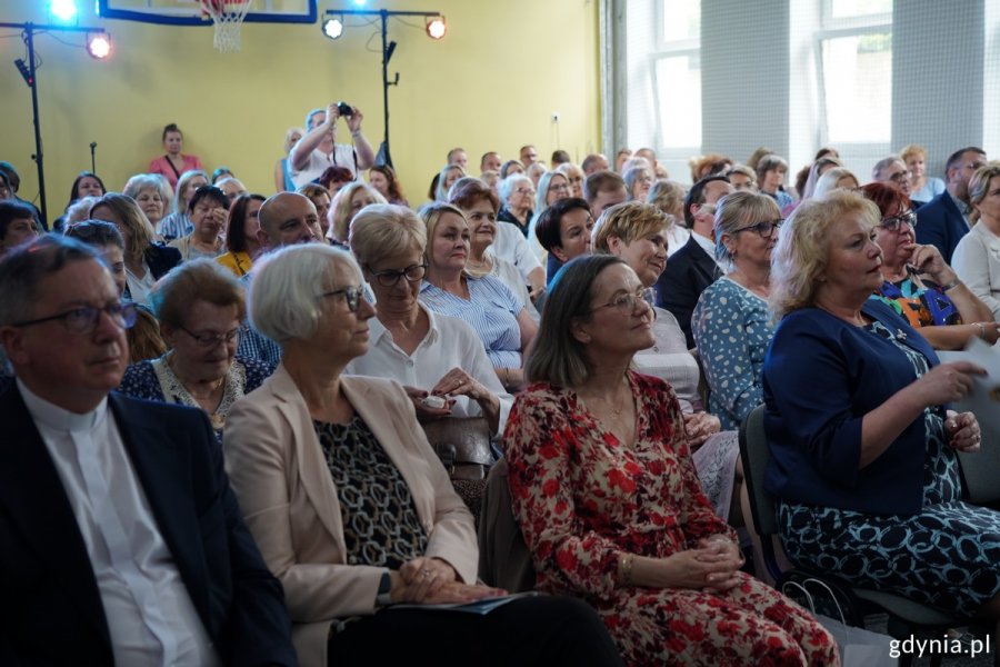Radna miasta Joanna Zielińska, wieloletnia nauczycielka w SP nr 12 i inni goście uroczystości