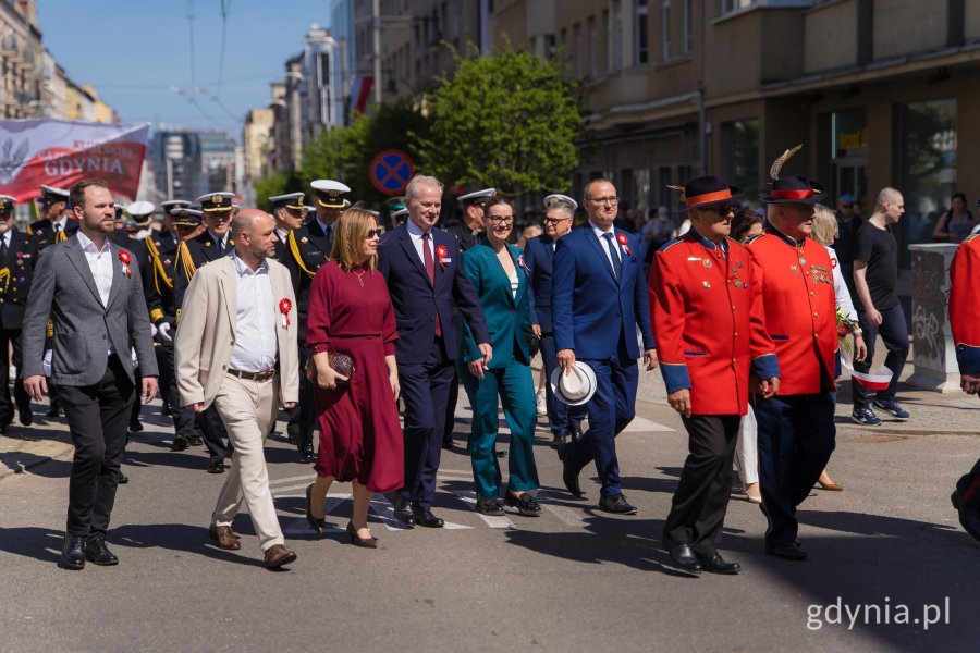 Na zdjęciu m.in.: senator Sławomir Rybicki, posłanka Wioleta Tomczak, wicewojewoda pomorski Emil Rojek, wiceprezydentka Gdyni Oktawia Gorzeńska, wiceprzewodniczący Rady Miasta Gdyni Ireneusz Trojanowicz i radny miasta Norbert Anisowicz 