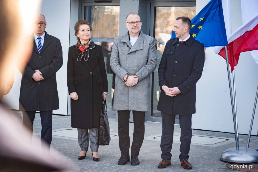 Oddanie do użytku nowej infrastruktury w Porcie Gdynia - od prawej Jacek Sadaj, prezes Portu Gdynia i Michał Guć, wiceprezydent Gdyni ds. innowacji, fot. Kamil Złoch