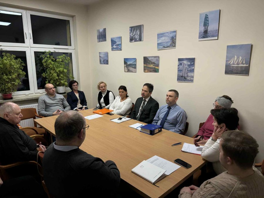 20.01 podczas sesji Rady Dzielnicy o zmianach w funkcjonowaniu linii 190 m&oacute;wił Hubert Kołodziejski, dyrektor Zarządu Komunikacji Miejskiej w Gdyni (fot. Łukasz Kamasz)