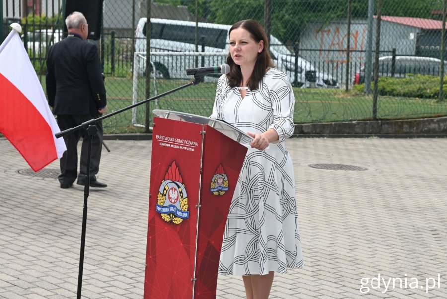 Uroczyste przemówienie Aleksandry Kosiorek, prezydent Gdyni (fot. Magdalena Starnawska)