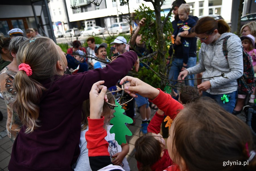 27 czerwca odbyło się pierwsze spotkanie z cyklu „Chodźcie na plac Kaszubski” skierowane do dzieci, młodzieży i dorosłych // fot. Michał Puszczewicz