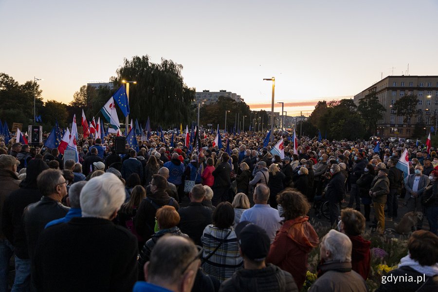 Wiec "Gdynia zostaje w Unii Europejskiej" na skwerze Kościuszki. Fot. Przemysław Kozłowski