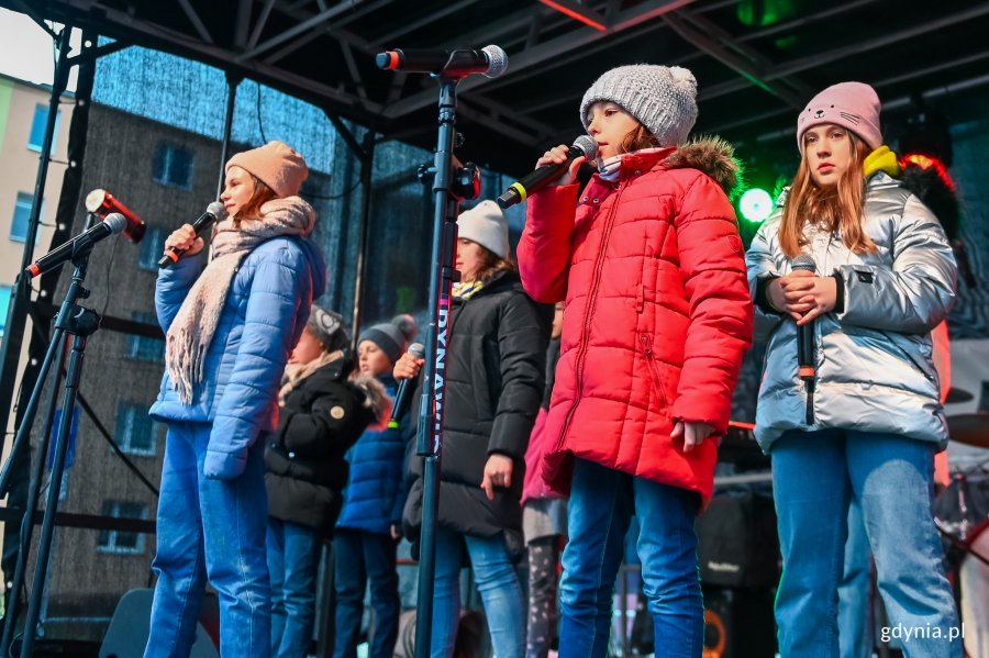 Mikołajki na Zamenhofa; koncert grupy "Małe TGD" | 8.12.2019 | fot. Jacek Klejment 