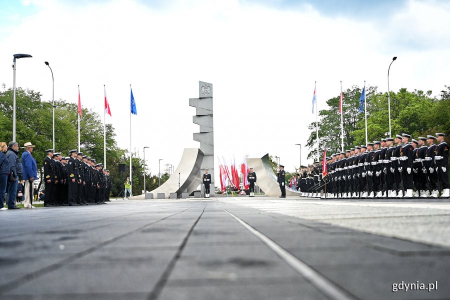 Uroczystości z okazji Dnia Weterana Działań poza Granicami Państwa oraz Międzynarodowego Dnia Uczestników Misji Pokojowych ONZ odbyły się przed pomnikiem Polski Morskiej // fot. Michał Puszczewicz