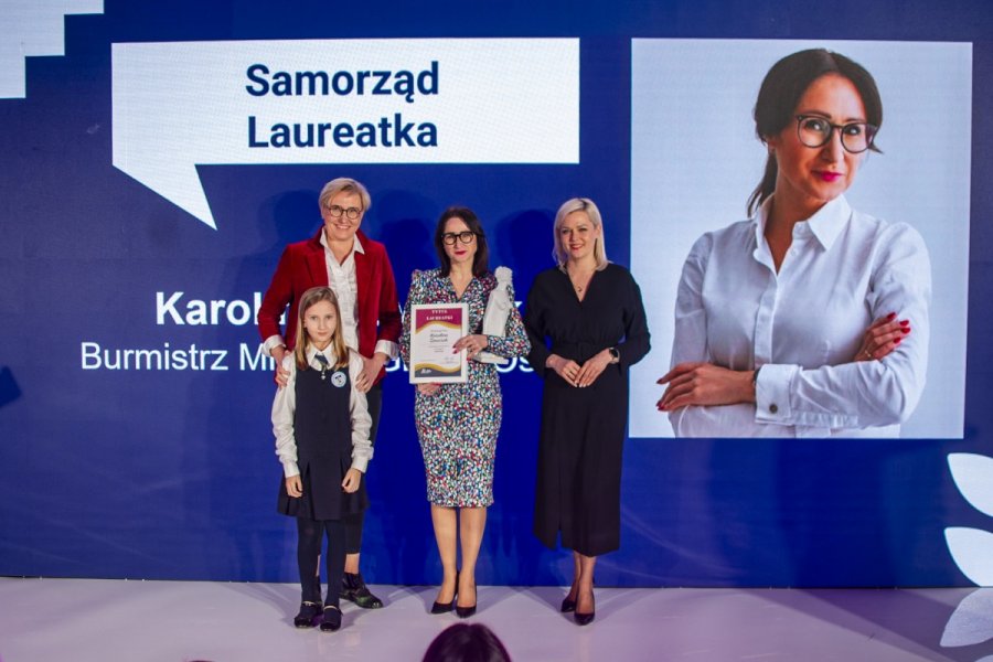 Od prawej: Marta Majewska - burmistrzyni Hrubieszowa i członkini kapituły konkursu „Polka XXI wieku”, Karolina Zowczak – burmistrzyni miasta i gminy Osieck i laureatka w kategorii „Samorząd”, Marta Kittel - wspólniczka w kancelarii KJW Kittel Jura Jaźwiński