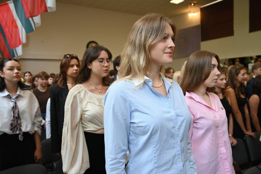 Podwójny jubileusz III LO im. Marynarki Wojennej w Gdyni - uczniowie i absolwenci. Fot. Zygmunt Gołąb 