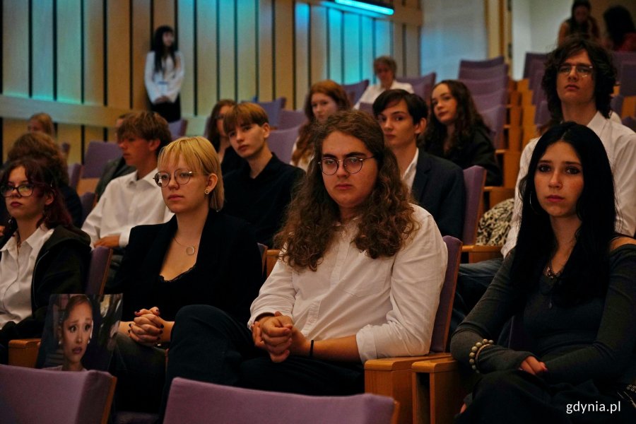 Uczestnicy konferencji TriMUN 2026 zgromadzeni w ali audytoryjnej Pomorskiego Parku Naukowo-Technologicznego Gdynia 