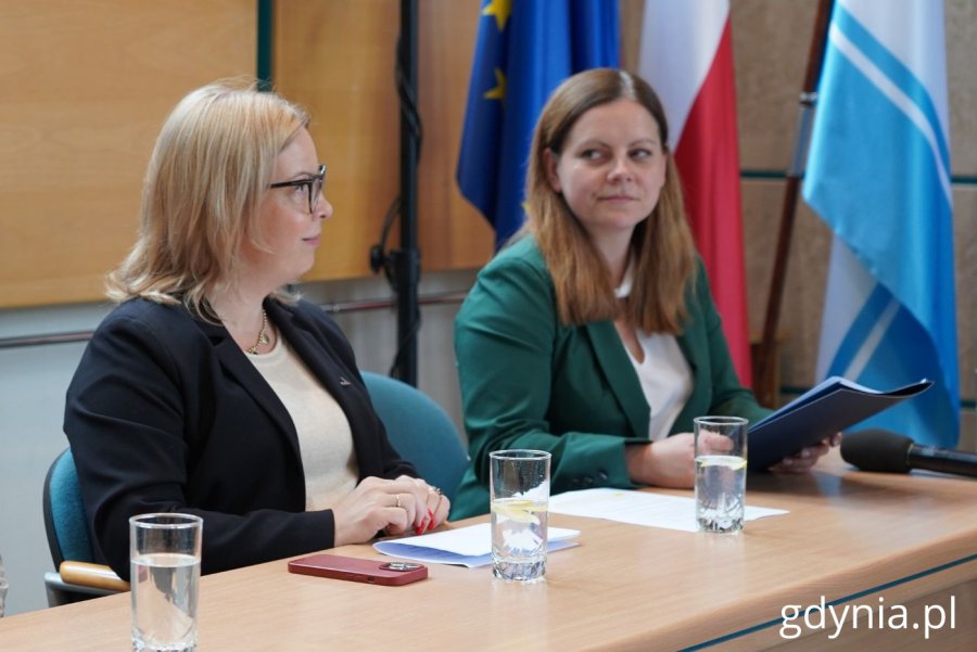 Na zdjęciu (od lewej): wiceprezydentka Gdyni Oktawia Gorzeńska, prezydent Gdyni Aleksandra Kosiorek (fot. Magdalena Starnawska)