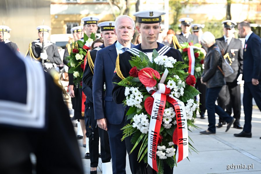  Dzień Polskiego Państwa Podziemnego – uroczystości z okazji 86. rocznicy jego utworzenia pod Pomnikiem Armii Krajowej w Gdyni (fot. Michał Puszczewicz)