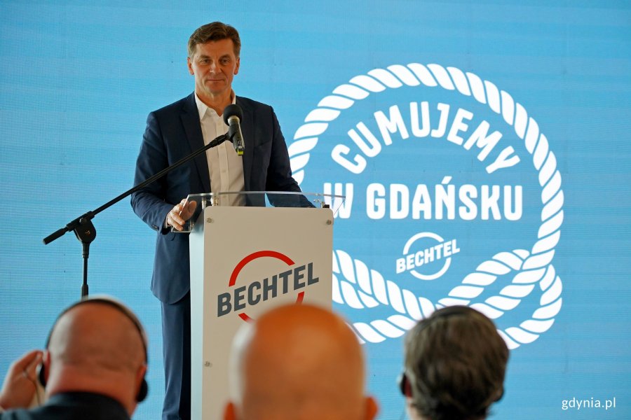 Marek Woszczyk, prezes zarządu sp&oacute;łki Polskie Elektrownie Jądrowe, przemawiający podczas otwarcia gdańskiego biura firmy Bechtel 