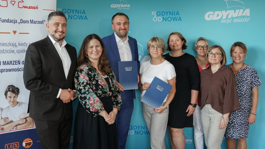 Podpisanie umowy partnerskiej między Gminą Miasta Gdyni a Gdyńską Fundacją Dom Marzeń, fot. LIS