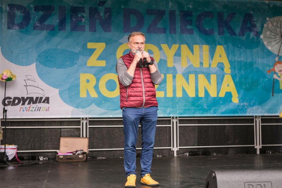 Wojcech Szczurek podczas Wielkiego Festynu Rodzinnego z okazji Dnia Dziecka