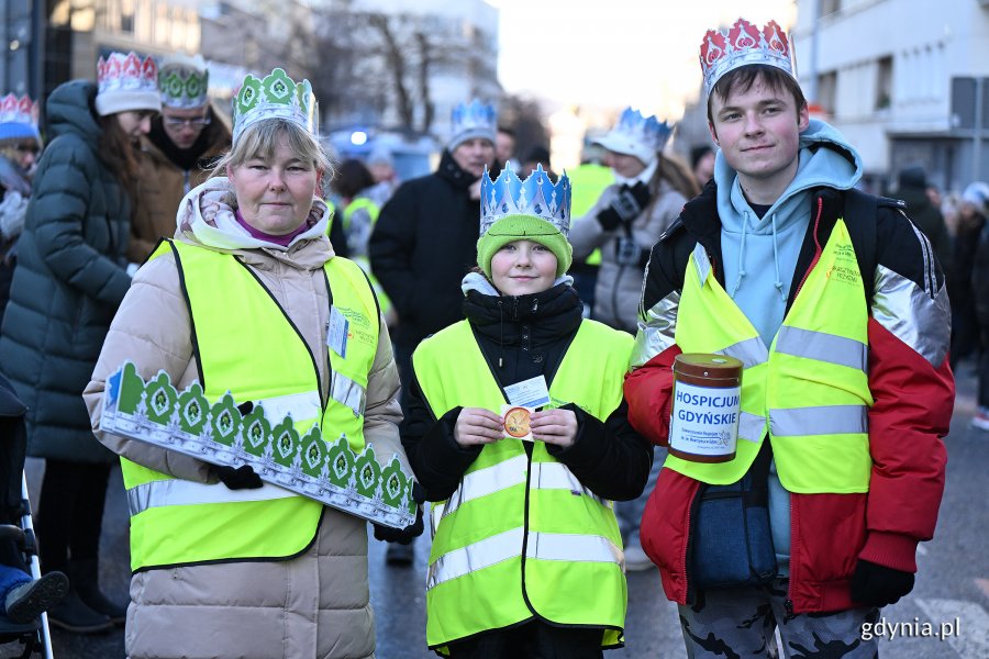 Wolontariusze zbierający datki na Hospicjum Św. Wawrzyńca