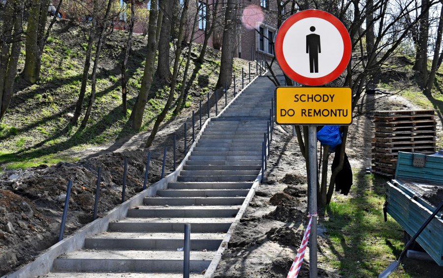 Wraz z początkiem wiosny Zarząd Dróg i Zieleni rozpoczął prace remontowe i naprawcze, fot. Kamil Złoch
