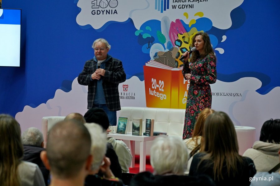 Ryszard Ćwirlej w rozmowie z Izabelą Nowak podczas Targ&oacute;w Książki w Gdyni