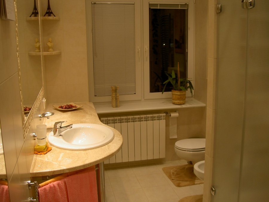 Apartament Gdynia Centrum, widok na łazienkę