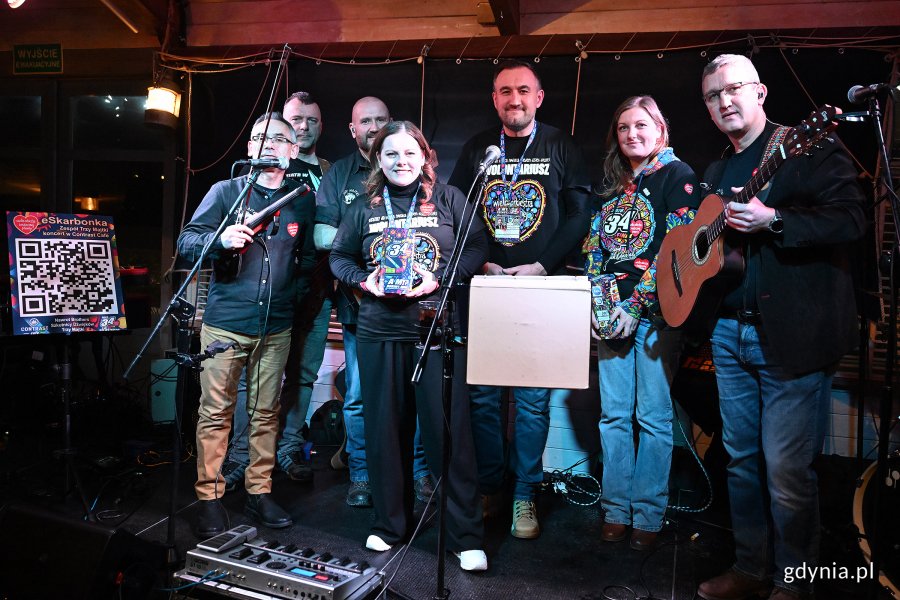 Na scenie Contrastu zagrał zesp&oacute;ł Trzy Majtki 