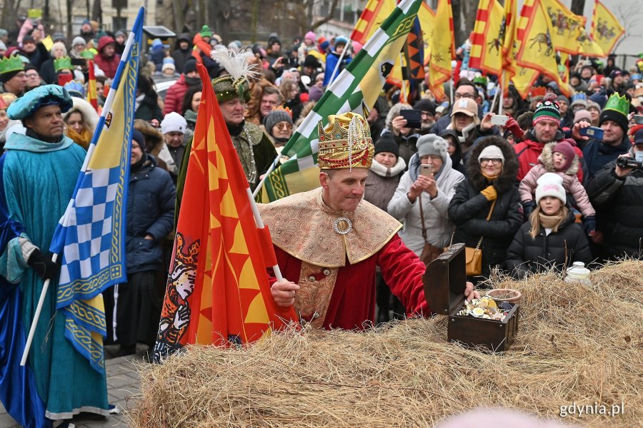 Królowie składają dary Dzieciątku