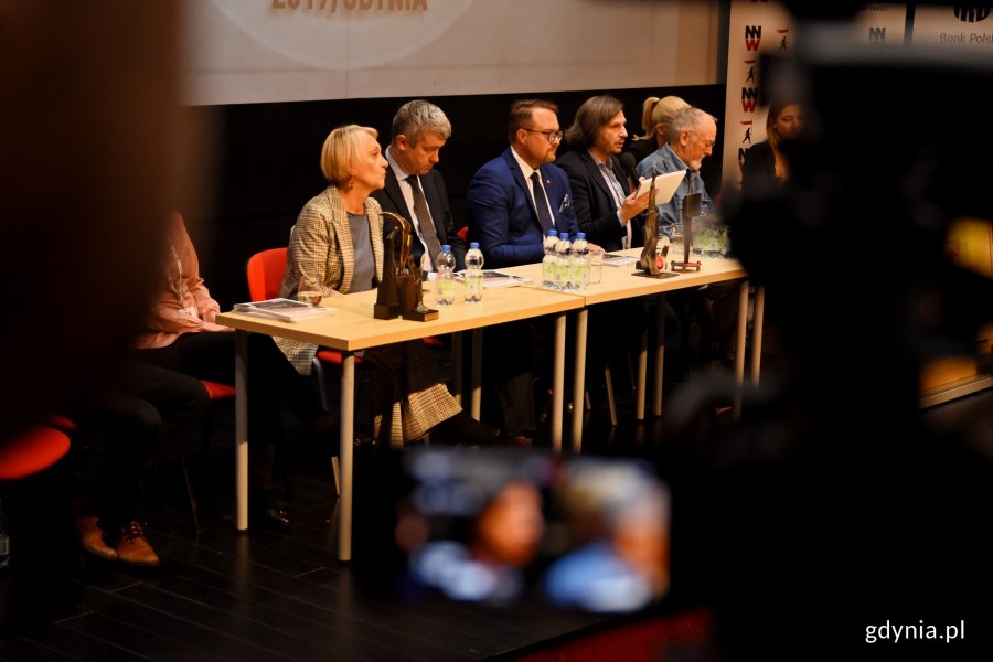 Konferencja prasowa Festiwalu NNW z udziałem m.in. Marka Łucyka, wiceprezydenta Gdyni i Arkadiusza Gołębiewskiego, dyrektora festiwalu // fot. Paweł Kukla