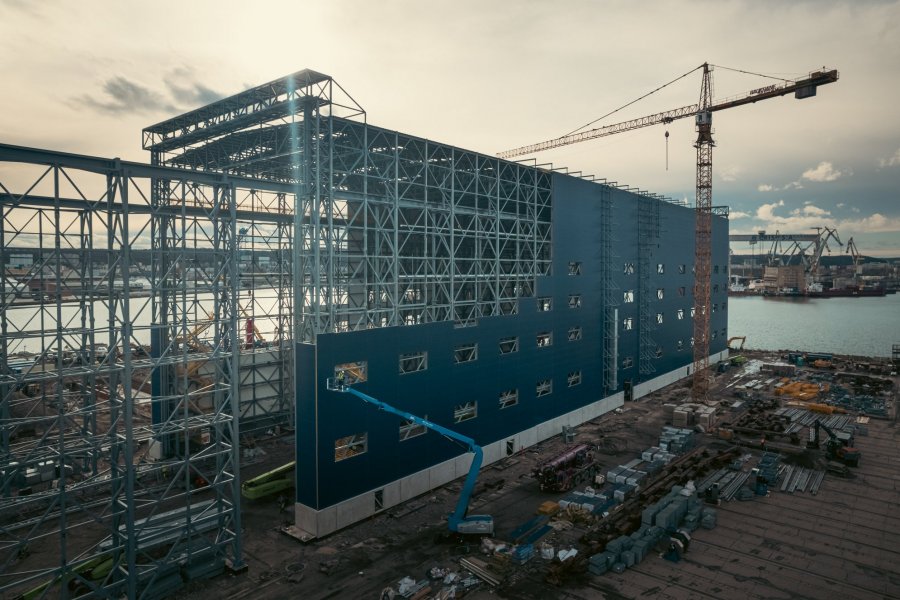 Imponująca wielkością Hala Kadłubowa powstaje na terenie PGZ Stoczni Wojennej. Fot Stocznia Wojenna