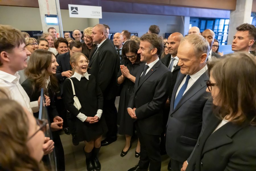 Młodzież z II LO wzięła udział w spotkaniu z prezydentem Francji Emmanuelem Macronem 