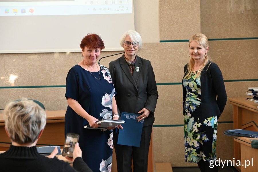 Na zdj. (od lewej): radna Danuta Styk, przewodnicząca RMG Joanna Zielińska i wiceprzewodnicząca Elżbieta Sierżęga