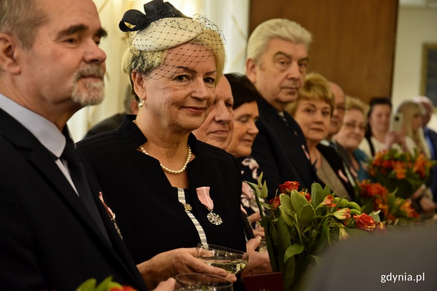 Pamiątkowe Medale za Długoletnie Pożycie Małżeńskie odebrały kolejne pary, które w tym roku świętowały 50-tą rocznicę ślubu / fot. Paweł Kukla