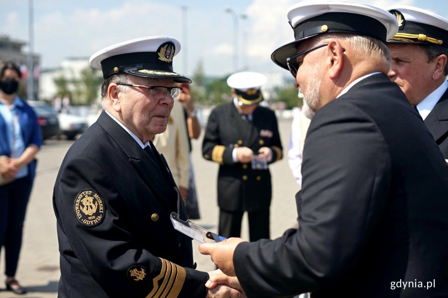 Uroczyste odsłonięcie tablicy poświęconej wiceadmirałowi Porębskiemu, fot. Kamil Złoch