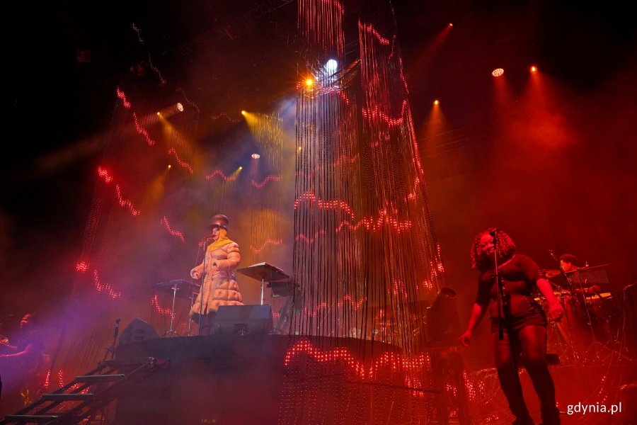 Koncert Eryki Badu w Polsat Plus Arenie Gdynia i interaktywna instalacja świetlna stworzona przez gdynian 