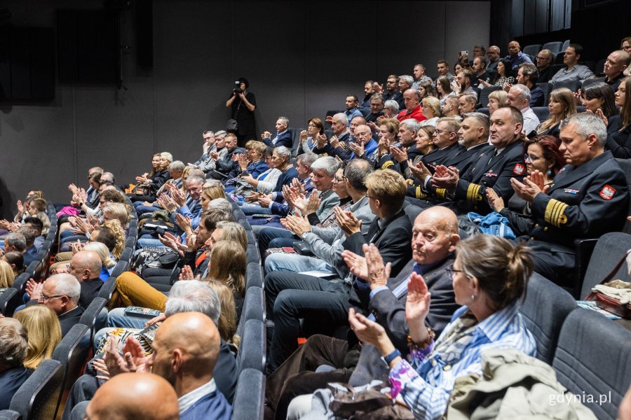 Publiczność w sali kinowej Gdyńskiego Centrum Filmowego