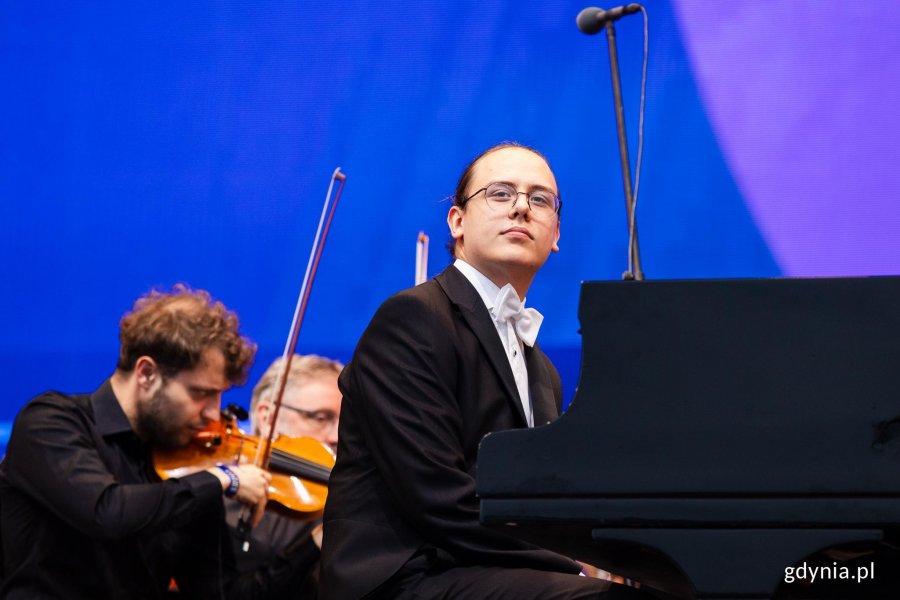 Yehuda Prokopowicz podczas koncertu &bdquo;Chopin na Open&rsquo;erze&rdquo; 