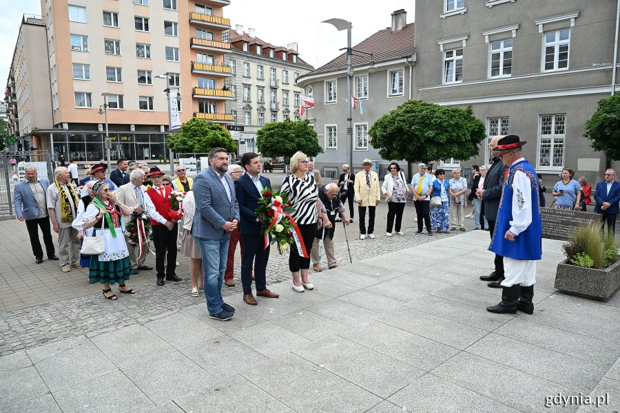 Uroczystości pod pomnikiem