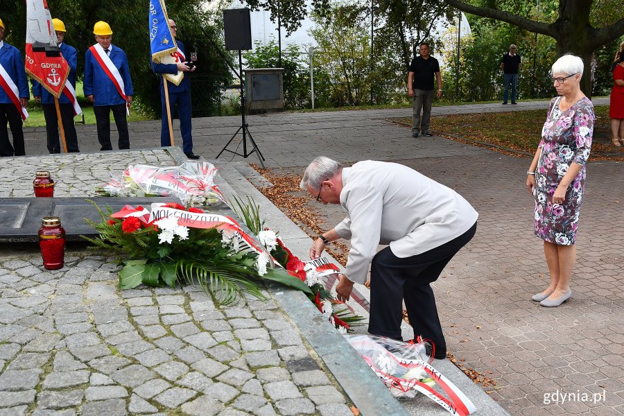 Sobotnie uroczystości pod pomnikiem, fot. Michał Puszczewicz