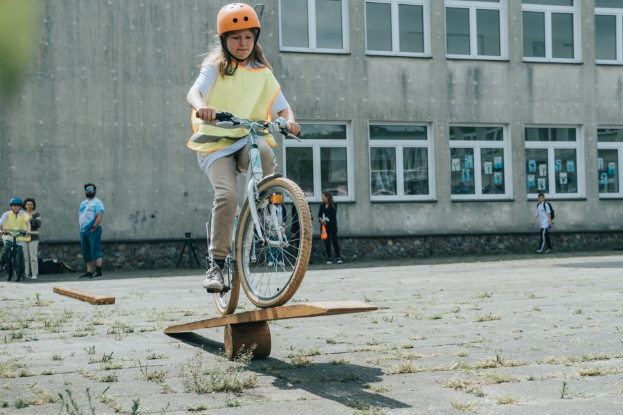 Uczniowie SP8 na rowerach