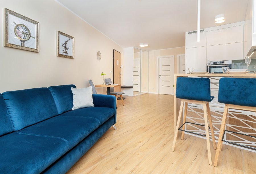 Apartament Żeromskiego 23A/13, widok na salon z aneksem kuchennym