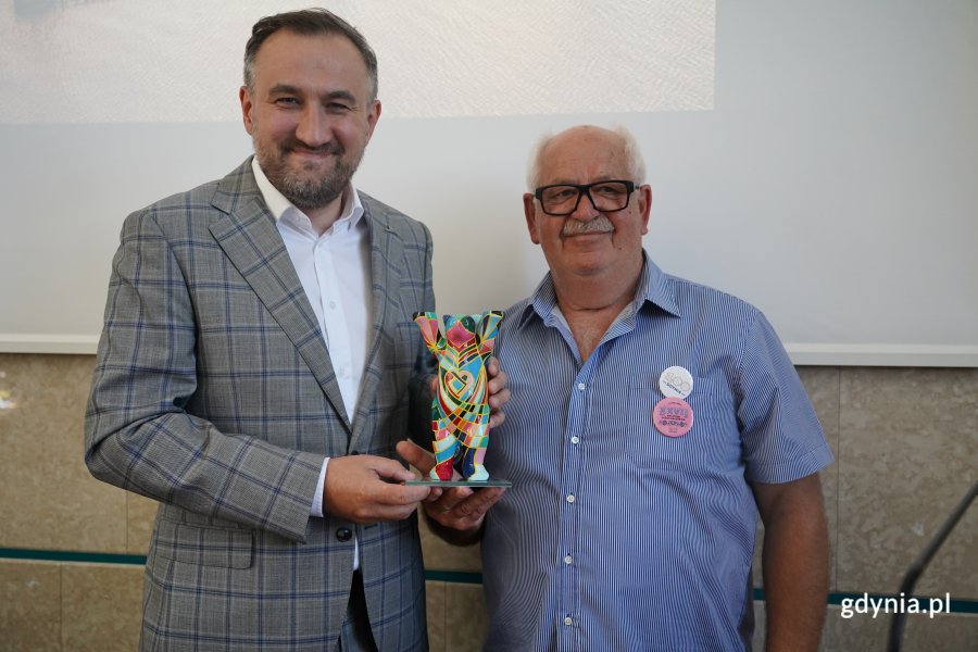 Gdyńska wizyta Polskiej Rady Związku Krajowego w Berlinie. Na zdjęciu Tomasz Augustyniak, wiceprezydent Gdyni oraz pan Ferdynand Domaradzki, przewodniczący Polskiej Rady Związku Krajowego w Berlinie. (fot. Łukasz Kamasz)