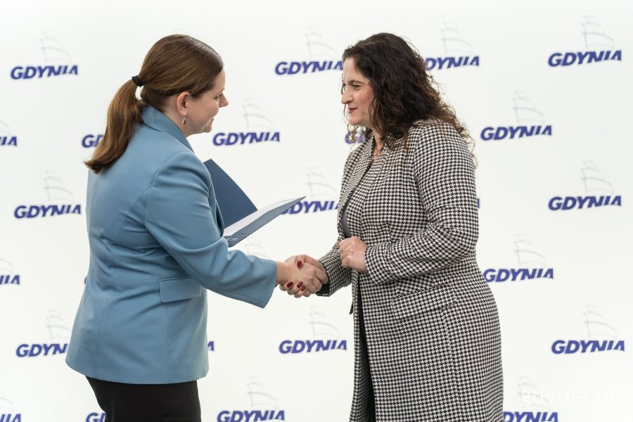 Aleksandra Kosiorek, prezydent Gdyni i Dorota Arciszewska-Mielewczyk, posłanka (fot. Paweł Budziński)