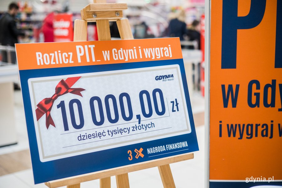 Jedna z nagród w loterii: Rozlicz PIT w Gdyni i wygraj 10 tysięcy złotych, 3 x nagroda finansowa