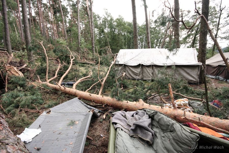  Harcerski Obóz w Czernicy po nawałnicy z 11.08 // fot.  Michał Wach 